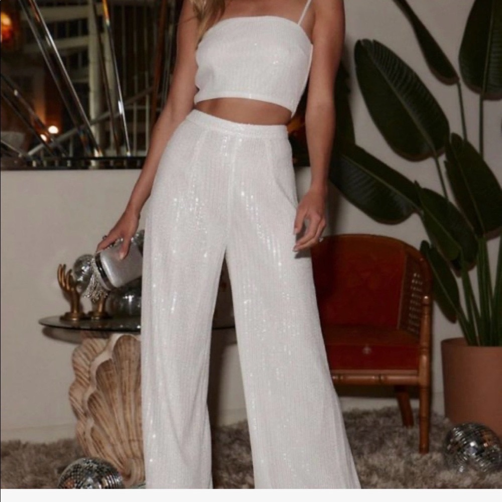 NEW WITH TAGS 12th tribe white sequin pants size medium